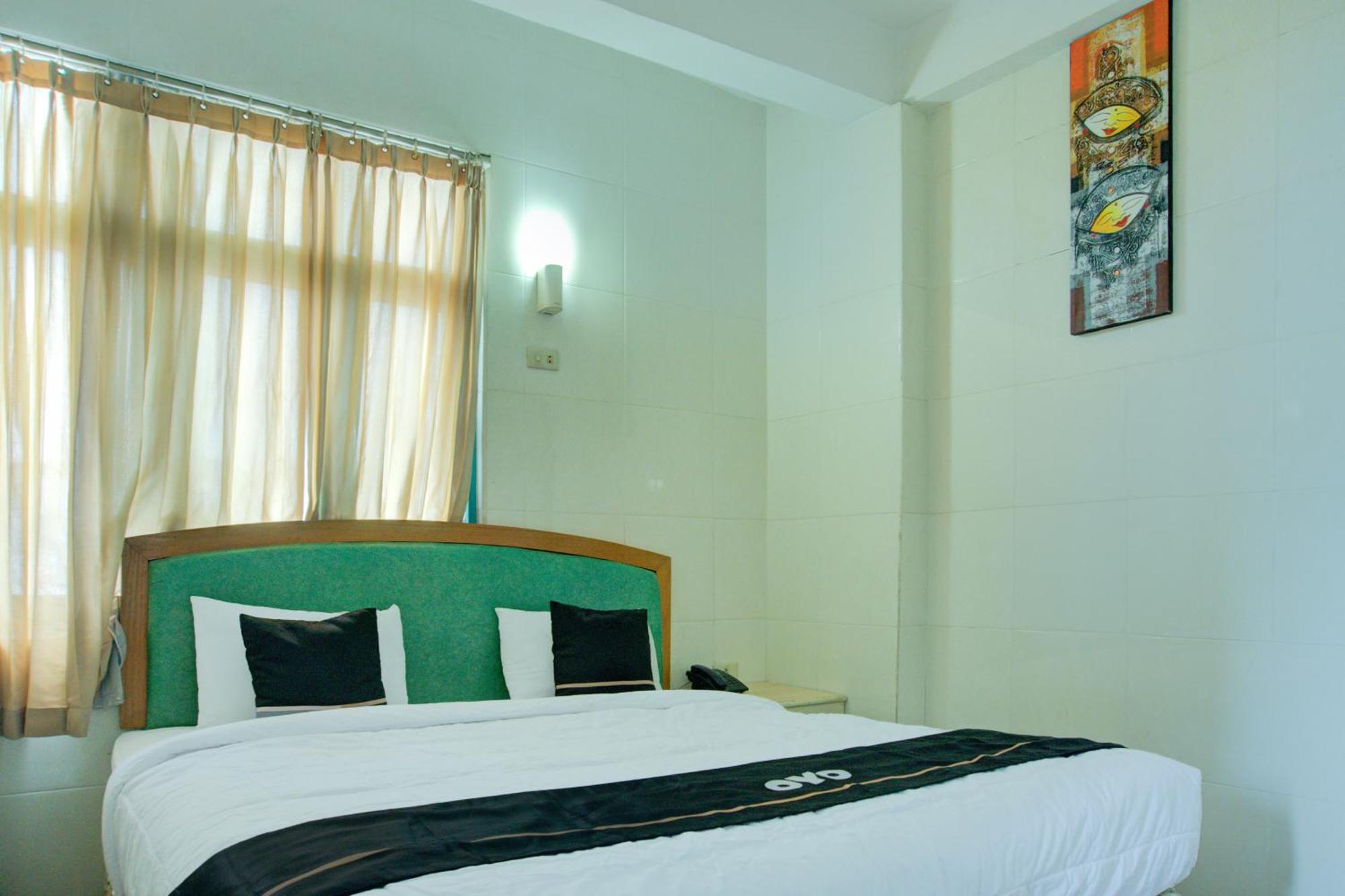 Townhouse Oak Palembang Near Jembatan Ampera Formerly Azzura Hotel Buitenkant foto