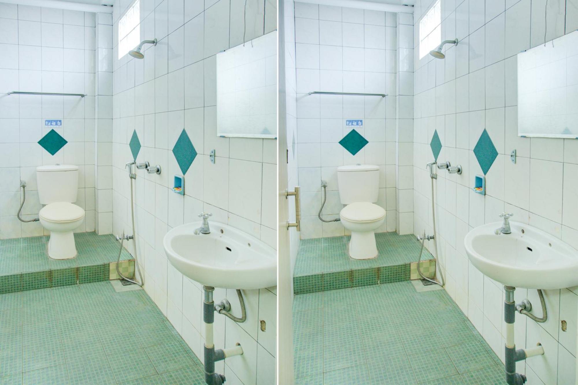 Townhouse Oak Palembang Near Jembatan Ampera Formerly Azzura Hotel Buitenkant foto