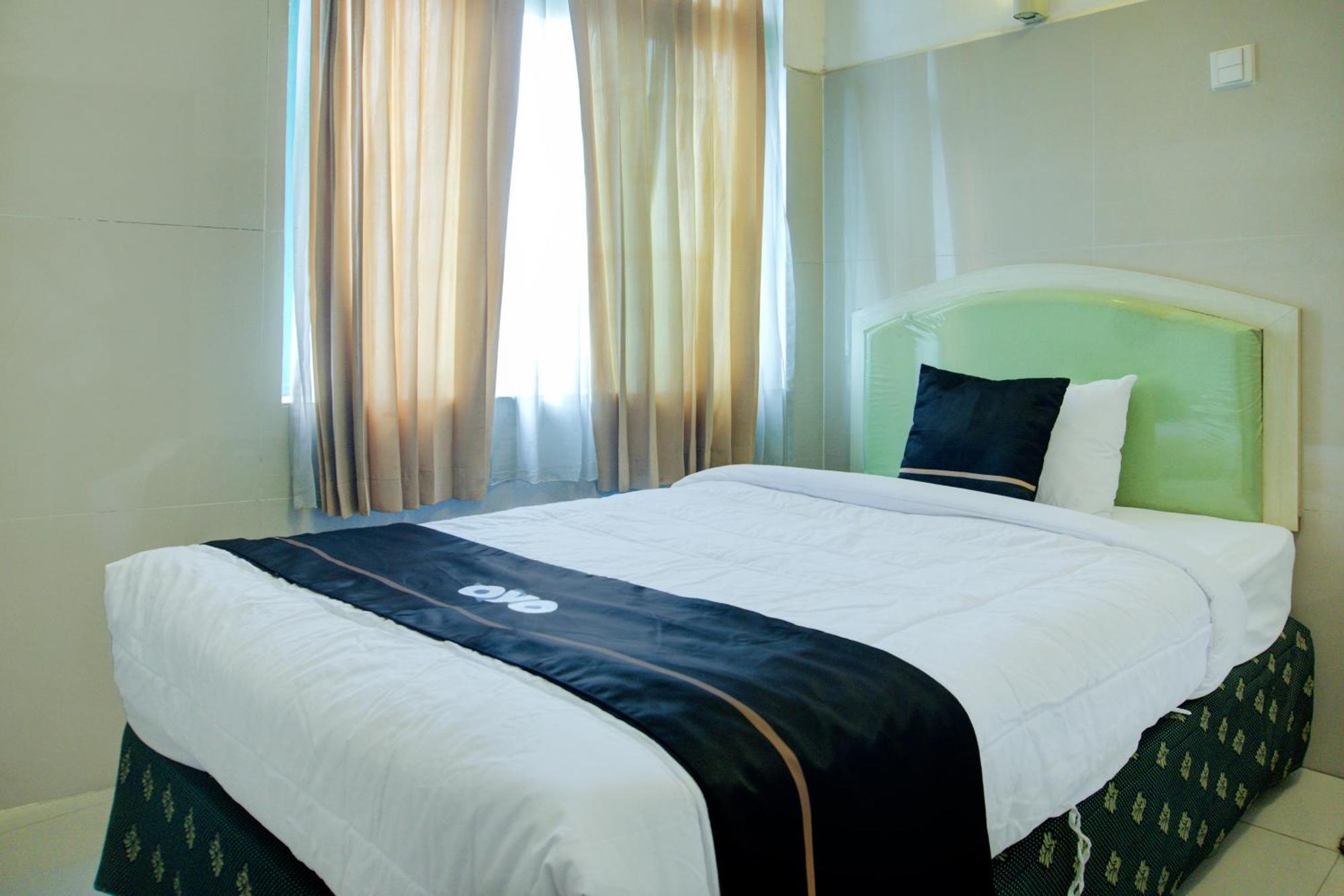Townhouse Oak Palembang Near Jembatan Ampera Formerly Azzura Hotel Buitenkant foto