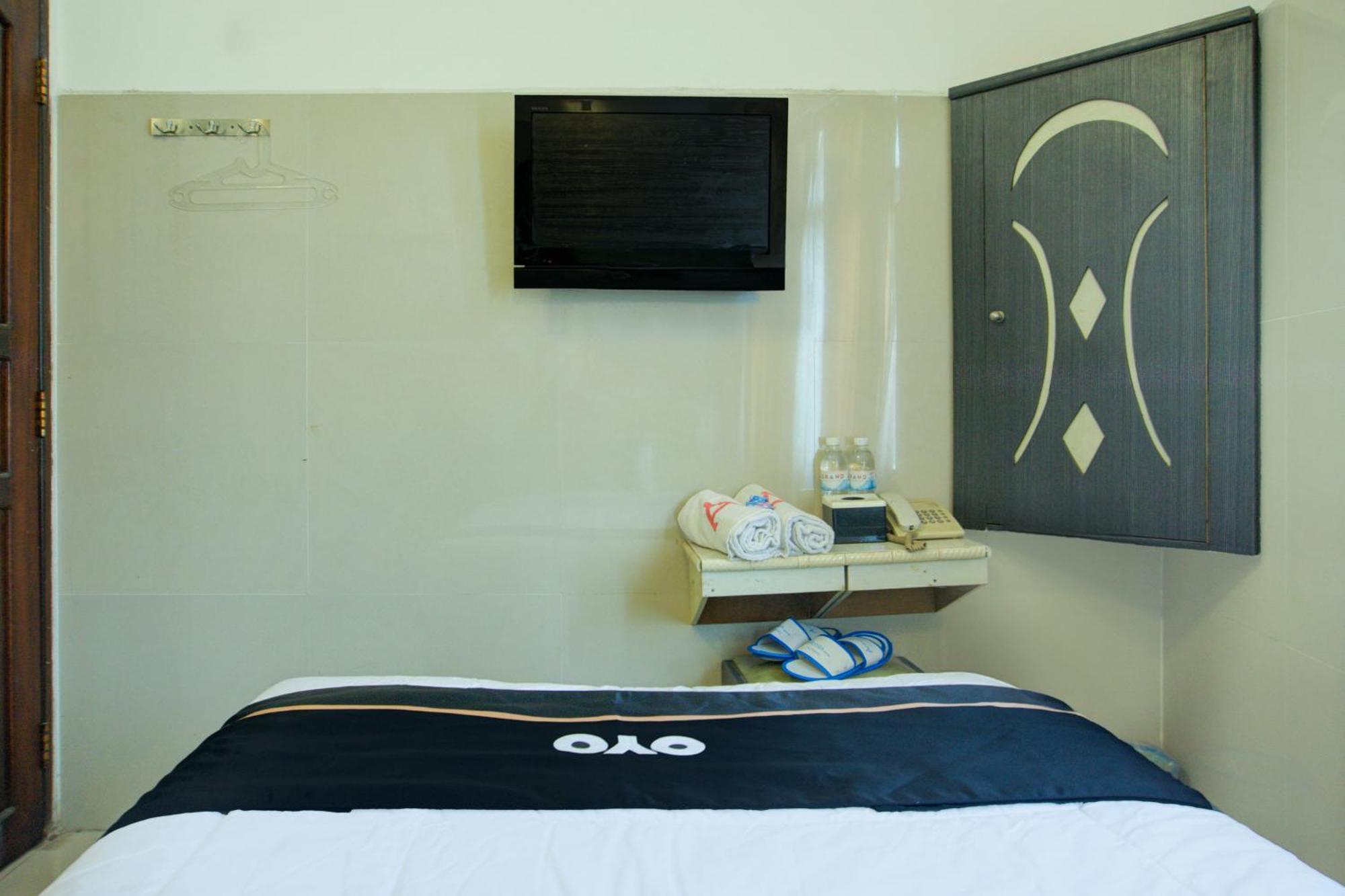 Townhouse Oak Palembang Near Jembatan Ampera Formerly Azzura Hotel Buitenkant foto